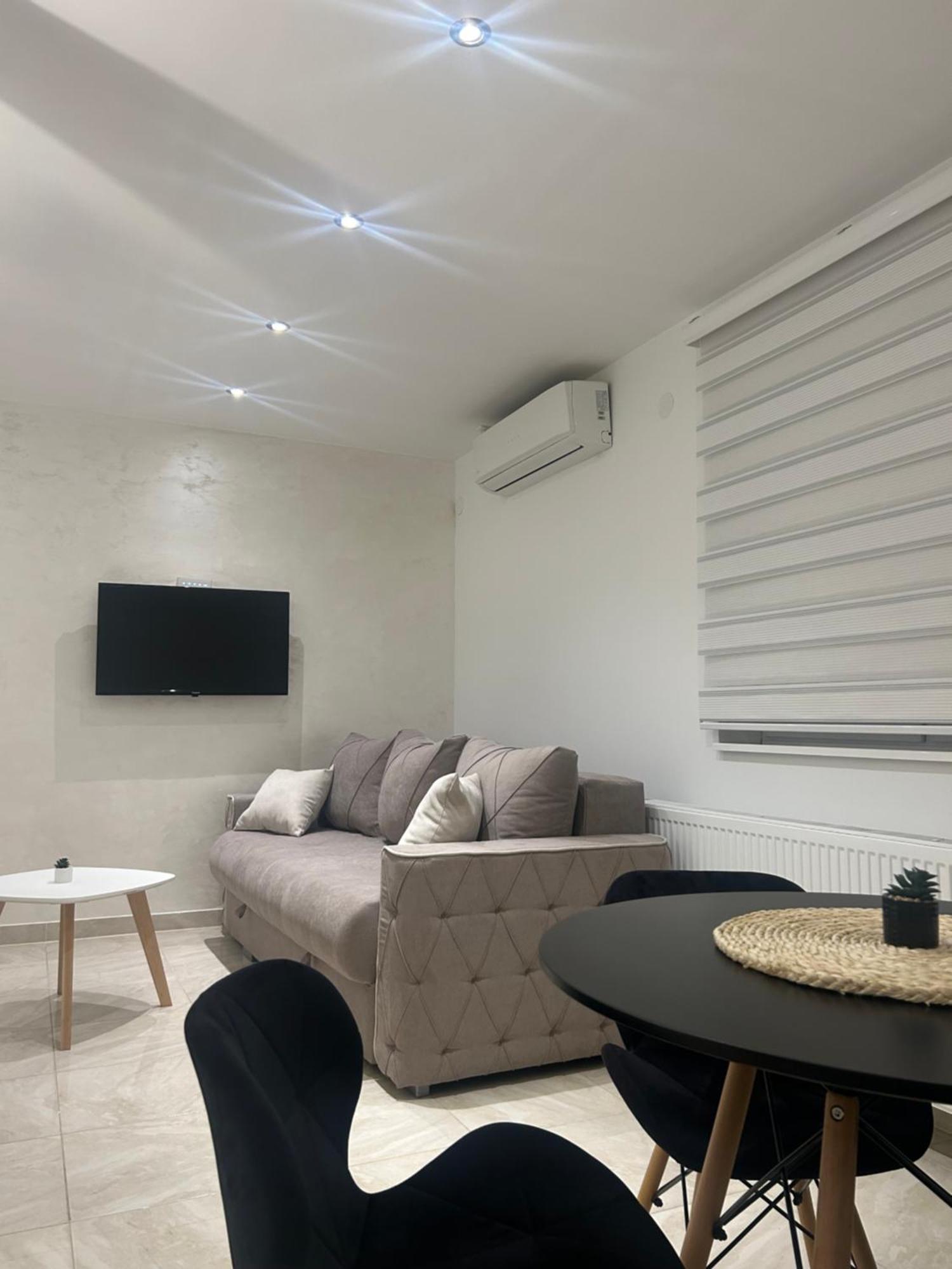 Cristal Lux Apartment *