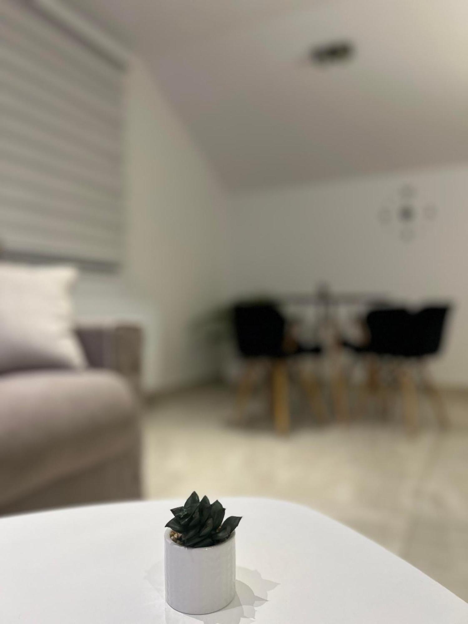 Cristal Lux Apartment Surcin