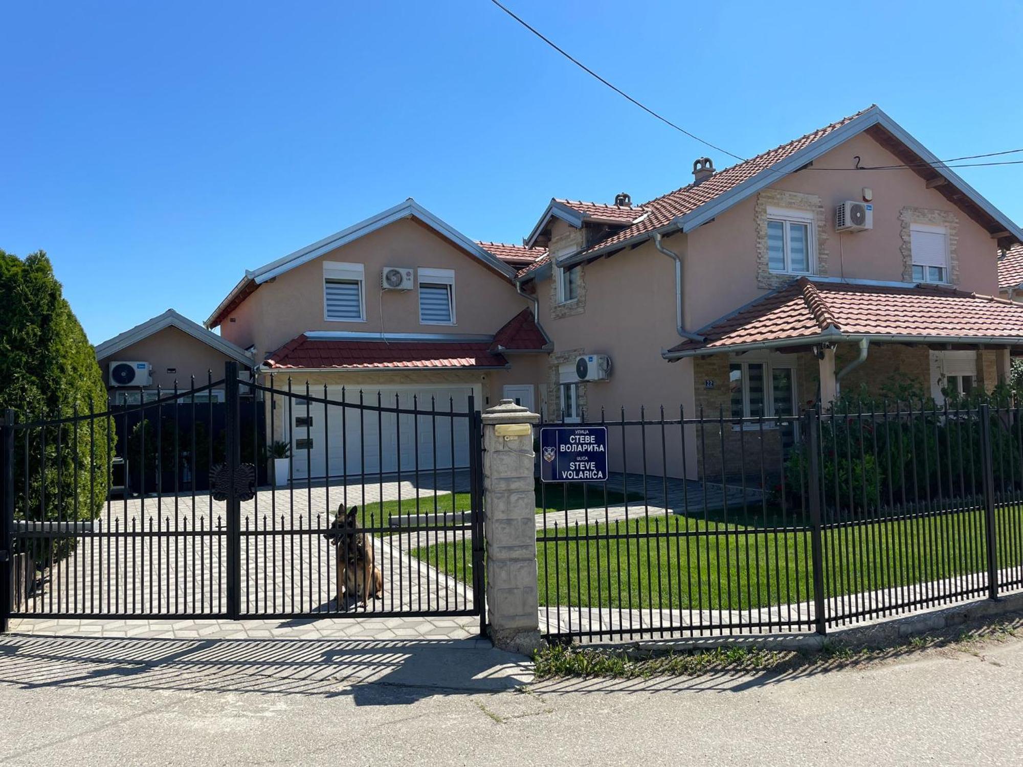 Apartment Cristal Lux Surcin